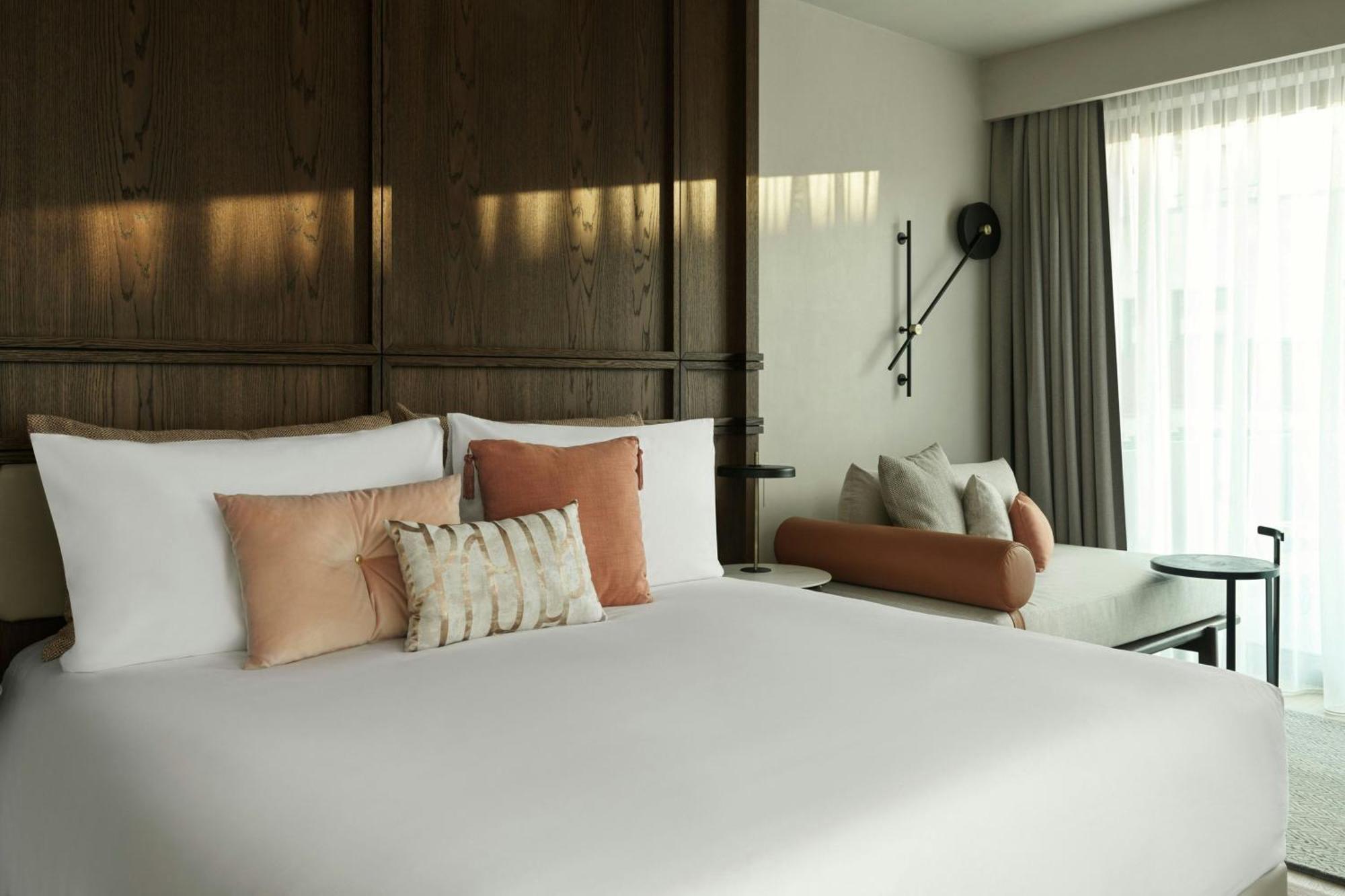 Hotel Monasty, Thessaloniki, Autograph Collection Exteriér fotografie A bedroom at the hotel